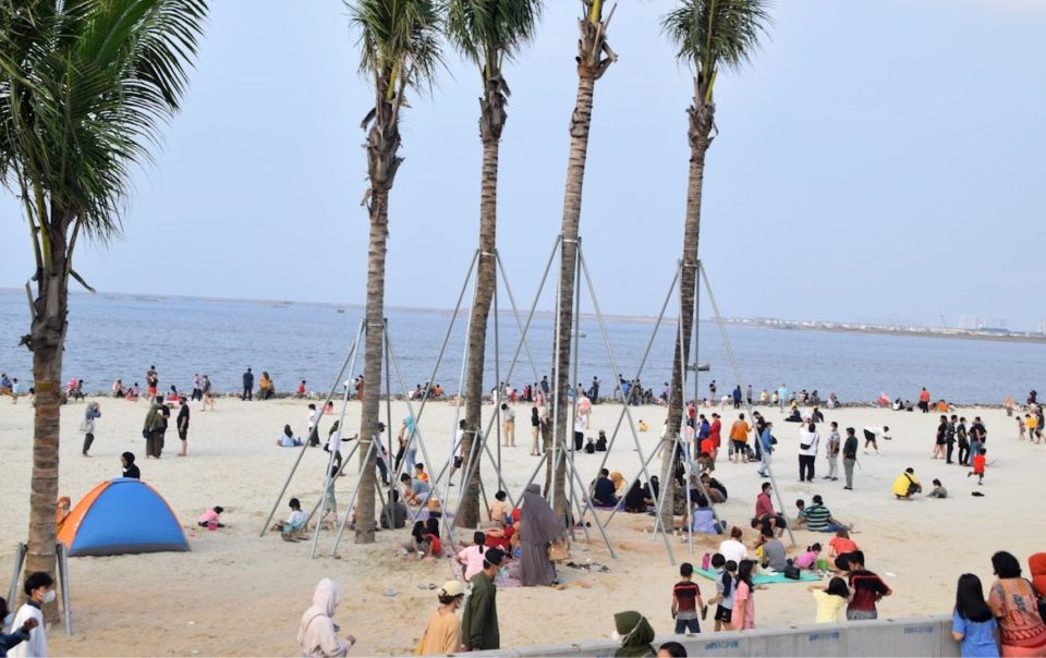 Pantai Pasir Putih PIK 2