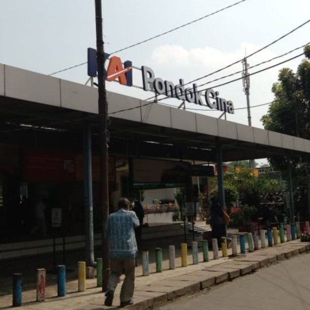 stasiun pondok cina