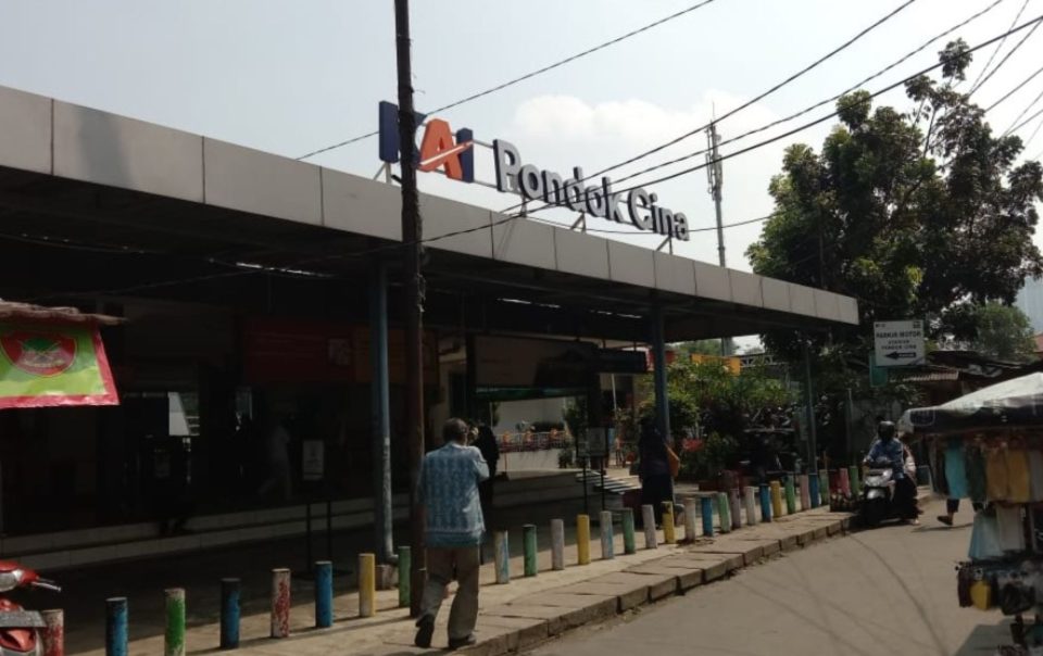stasiun pondok cina