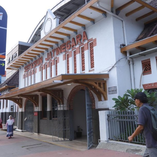 stasiun jakarta timur