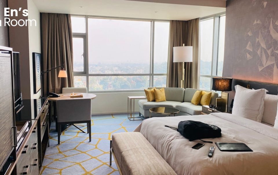 Staycation di Apartemen atau di Hotel