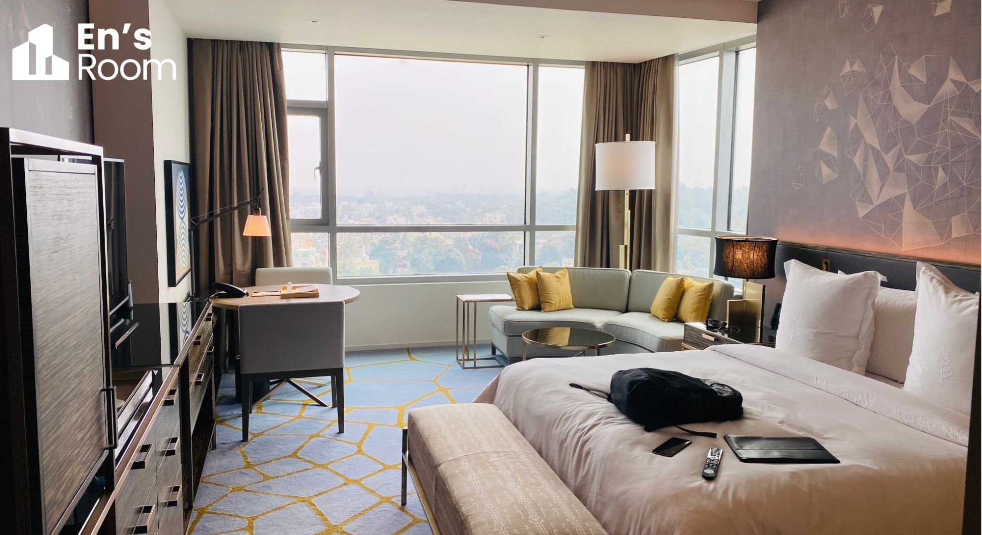 Staycation di Apartemen atau di Hotel